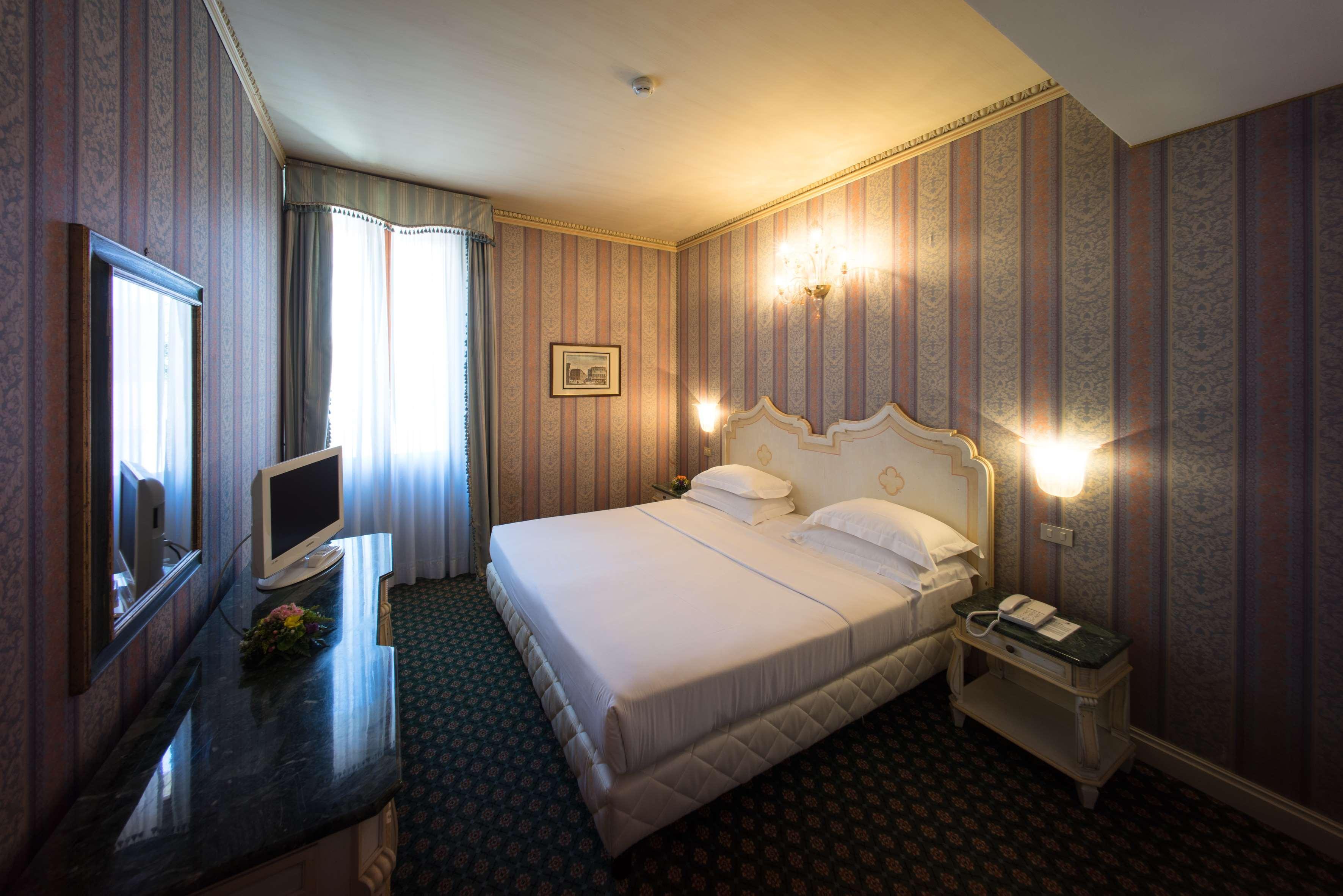 Nh Venezia Santa Lucia Hotell Exteriör bild
