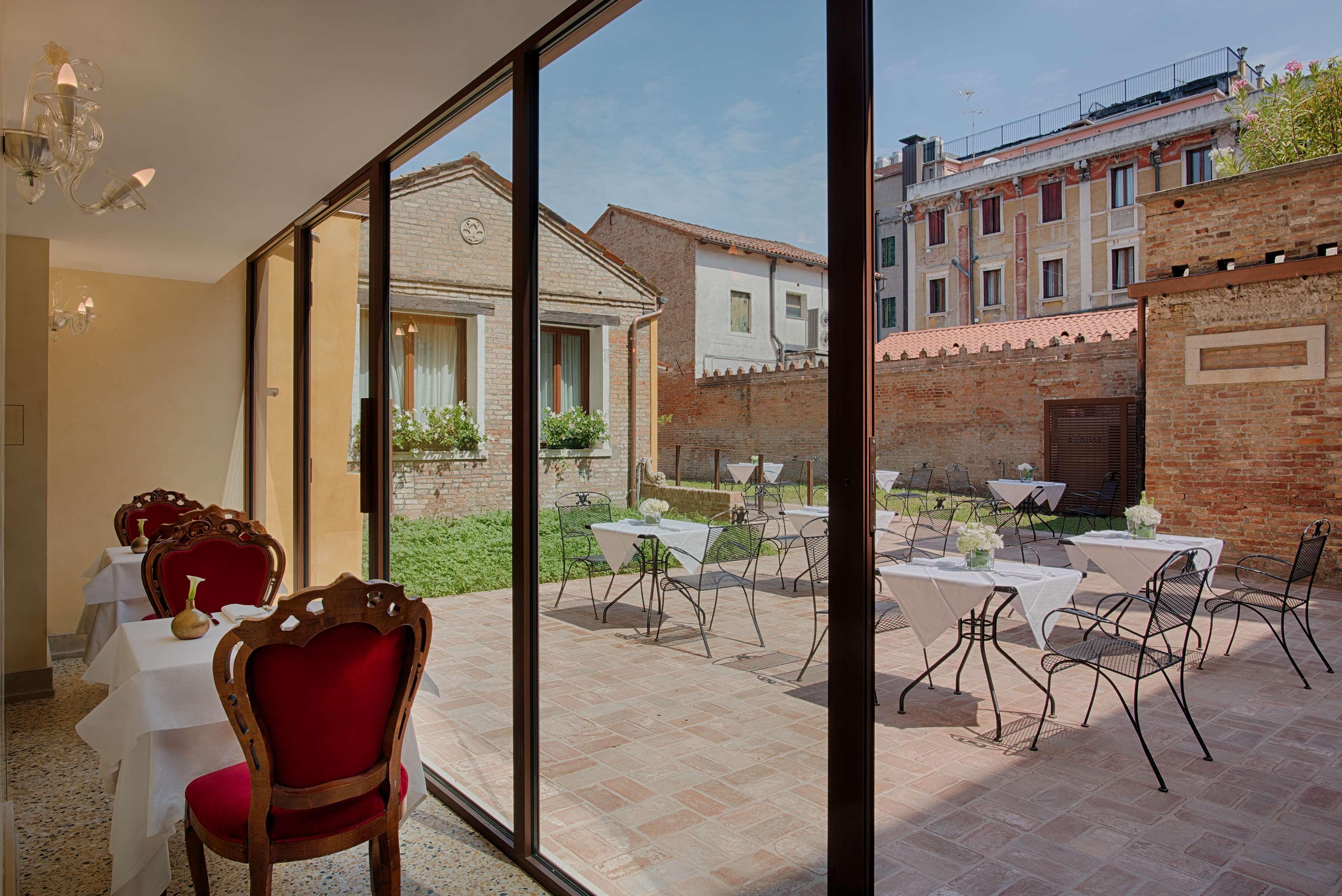 Nh Venezia Santa Lucia Hotell Exteriör bild