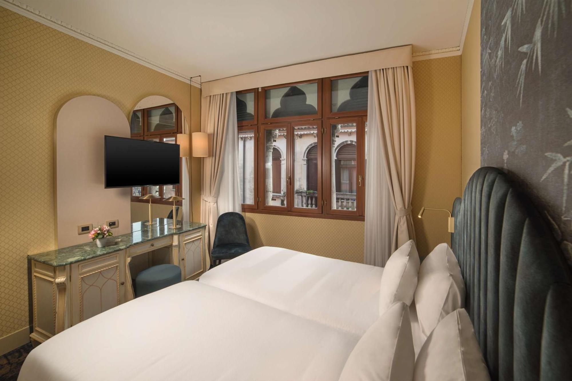 Nh Venezia Santa Lucia Hotell Exteriör bild