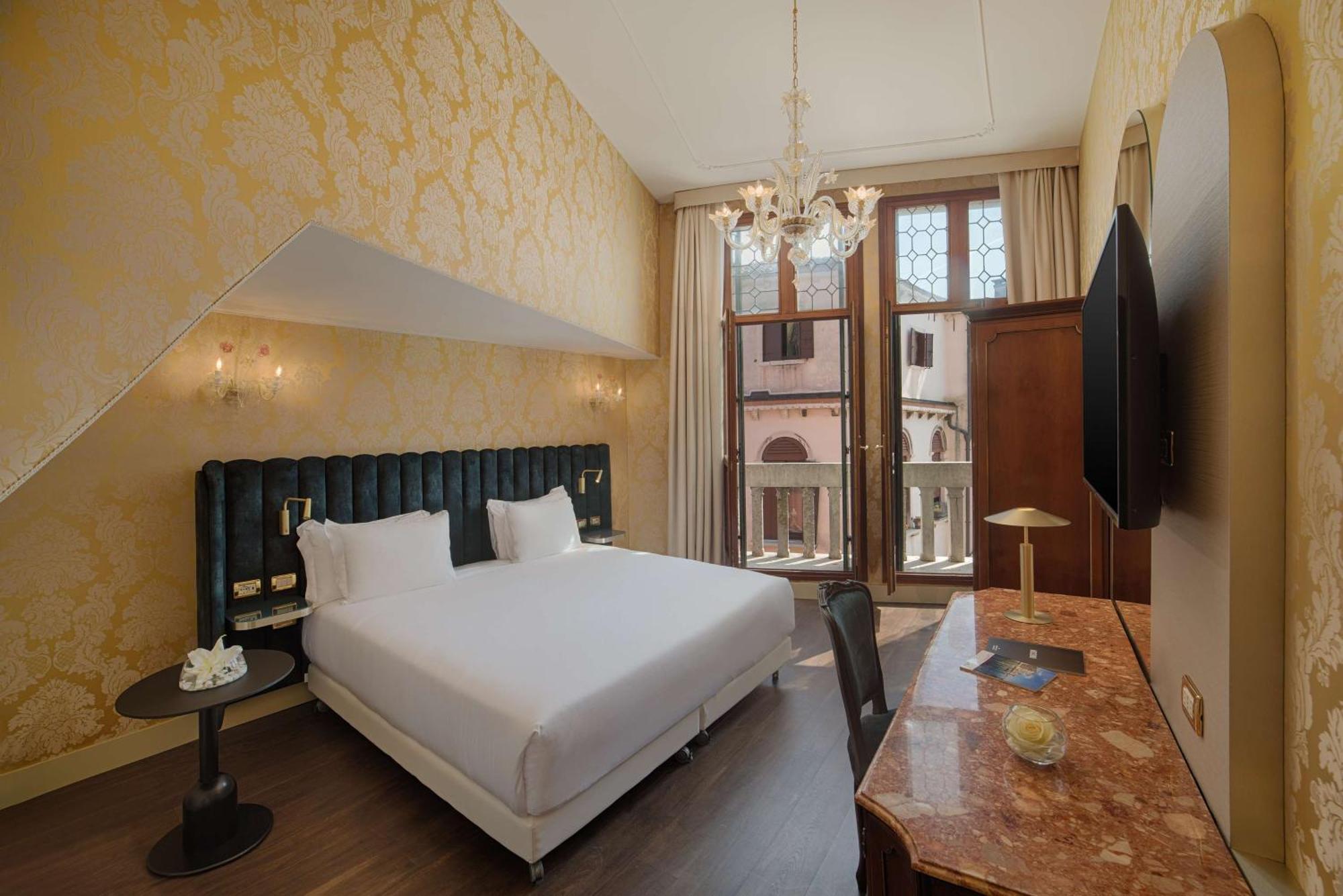 Nh Venezia Santa Lucia Hotell Exteriör bild